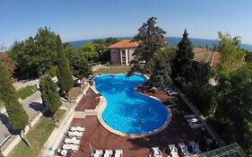 Bisser Hotel - Free Parking - Free Pool Access